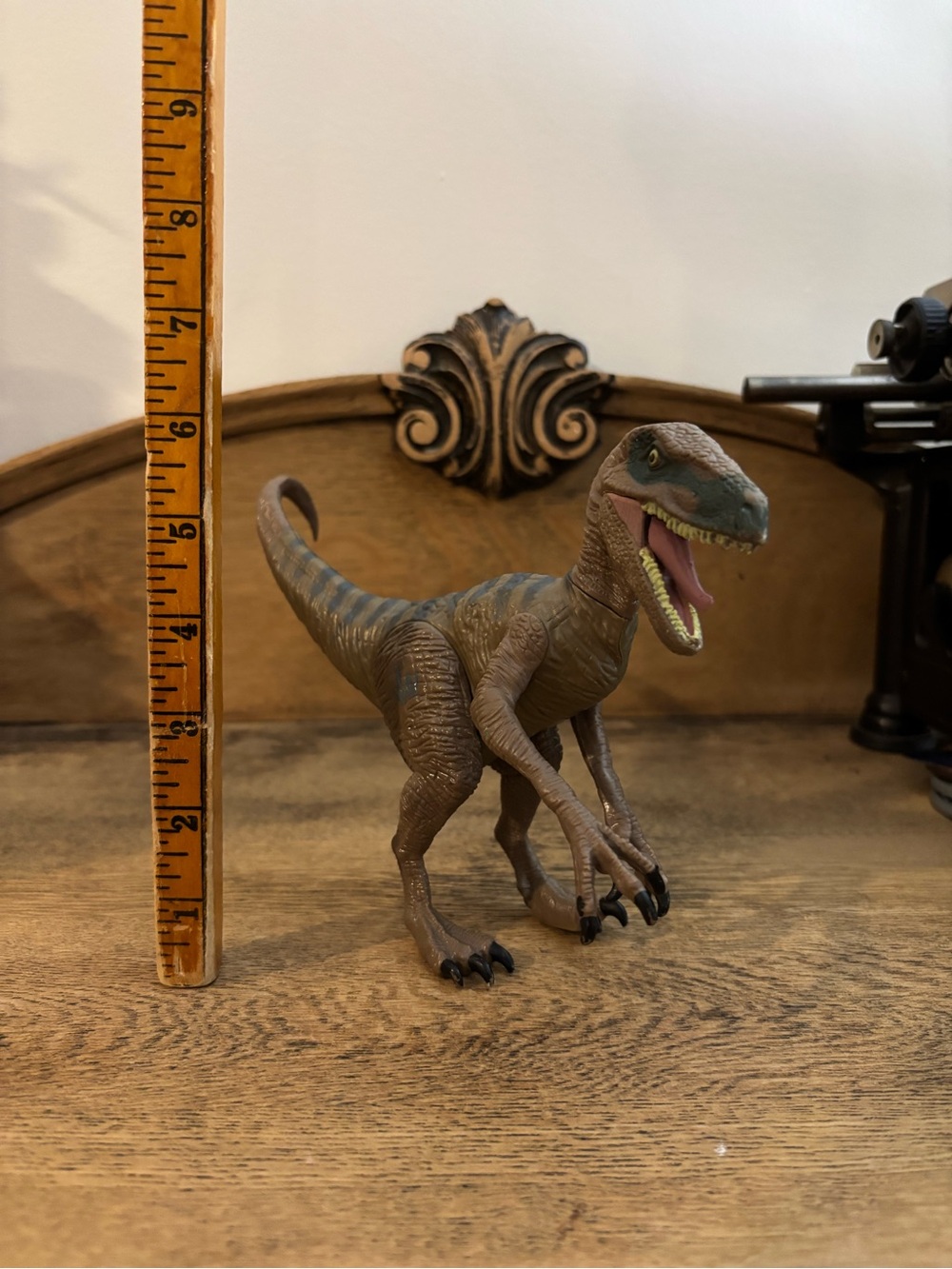 Jurassic World Delta Velociraptor
